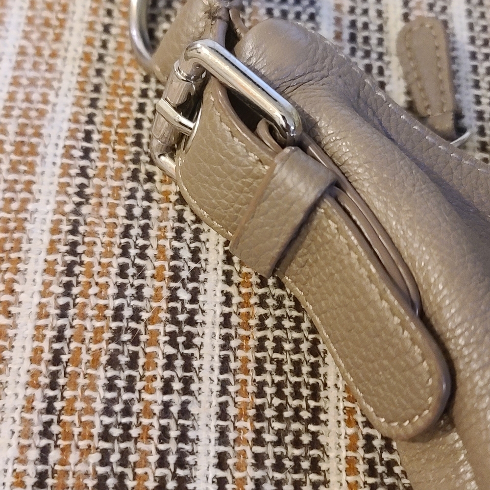 Vintage Giani Bernini Taupe Leather Shoulder Bag - Picture 3 of 8